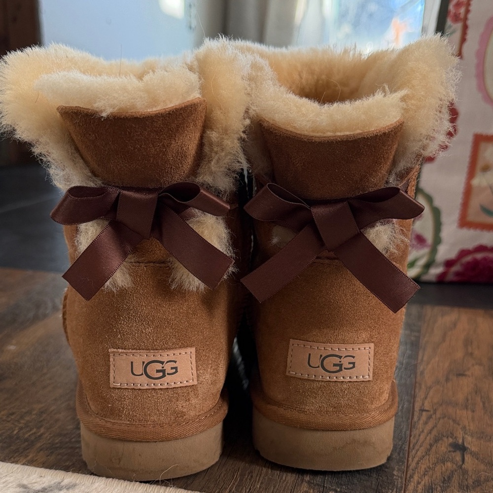 Women’s UGG Tan Boots with bow